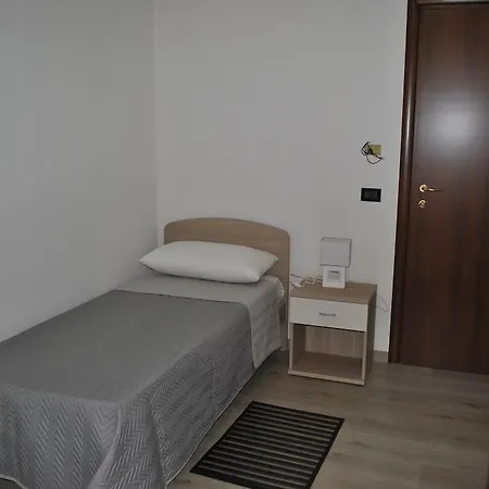 Raxul Guest house Sestu